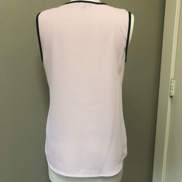 Vince Camuto blush pink with black trim top - Picture 4 of 5